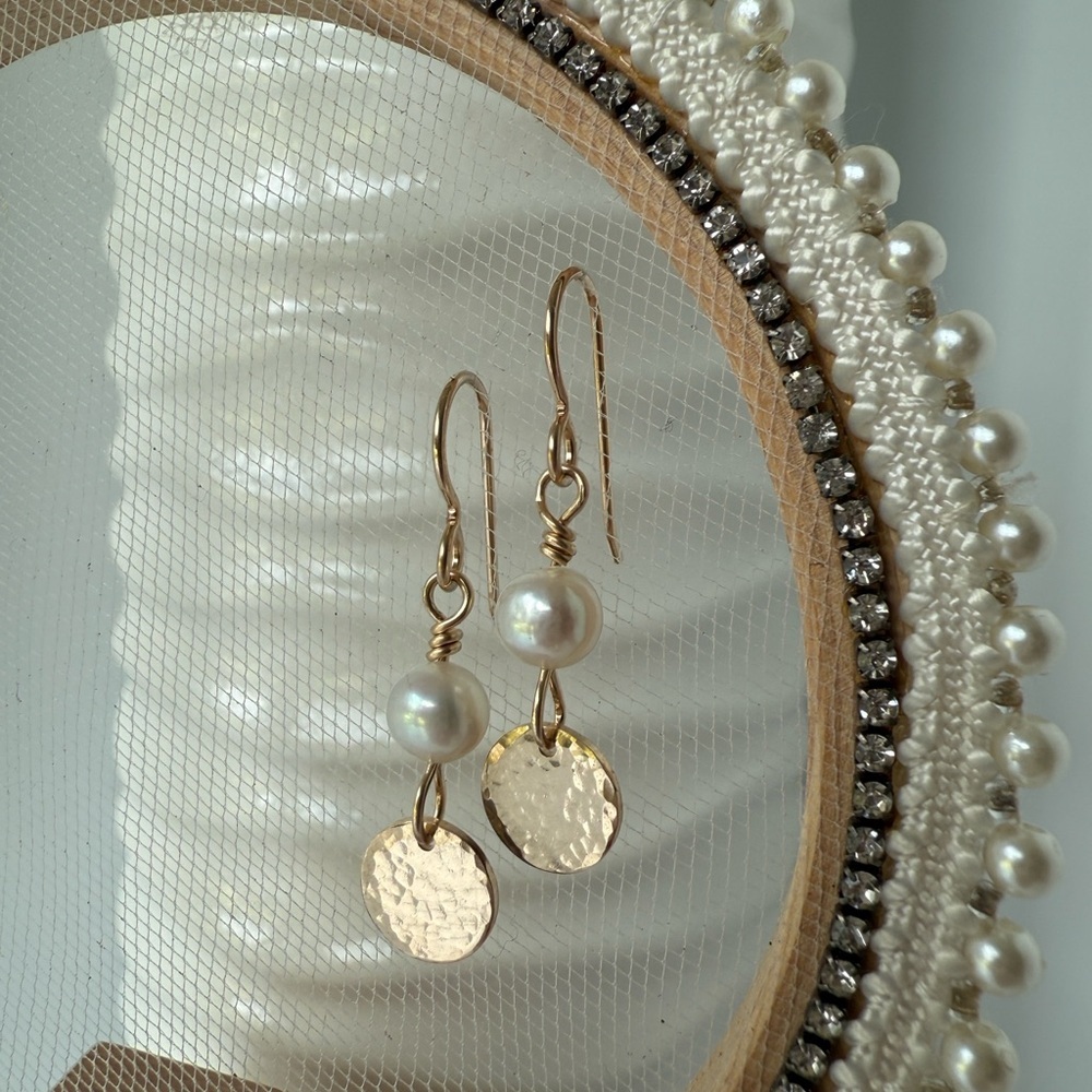 14K Gold Hammered Disc Pearl Earrings - Picture 3 of 10